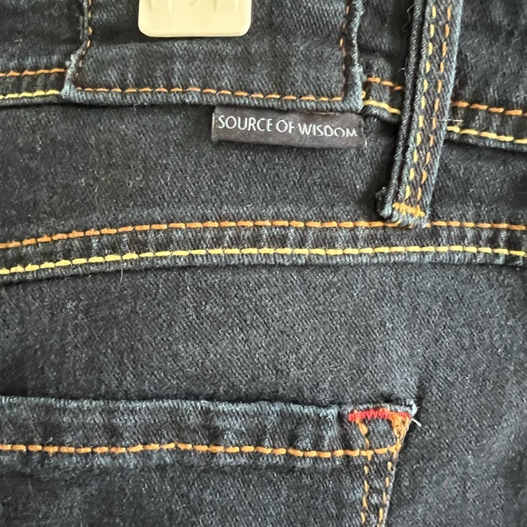 Source of Wisdom short -like new - Picture 4 of 5